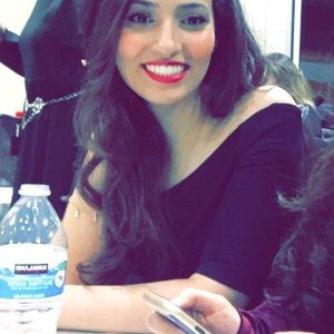 Meet your Posher, Ella